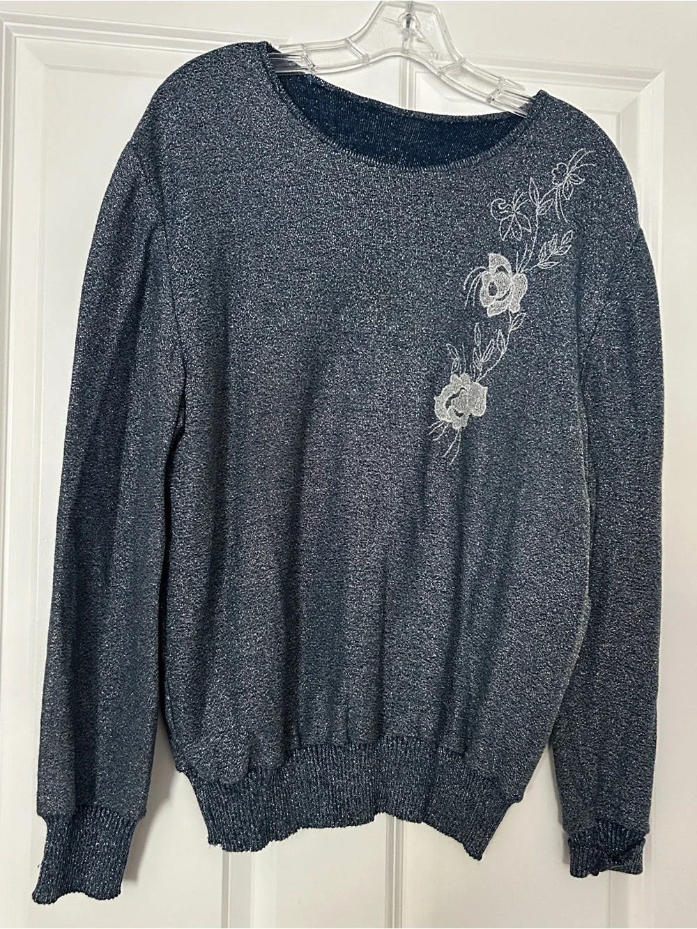 Vintage Women's Navy Crewneck Sweater with Floral Embroidery Sz L